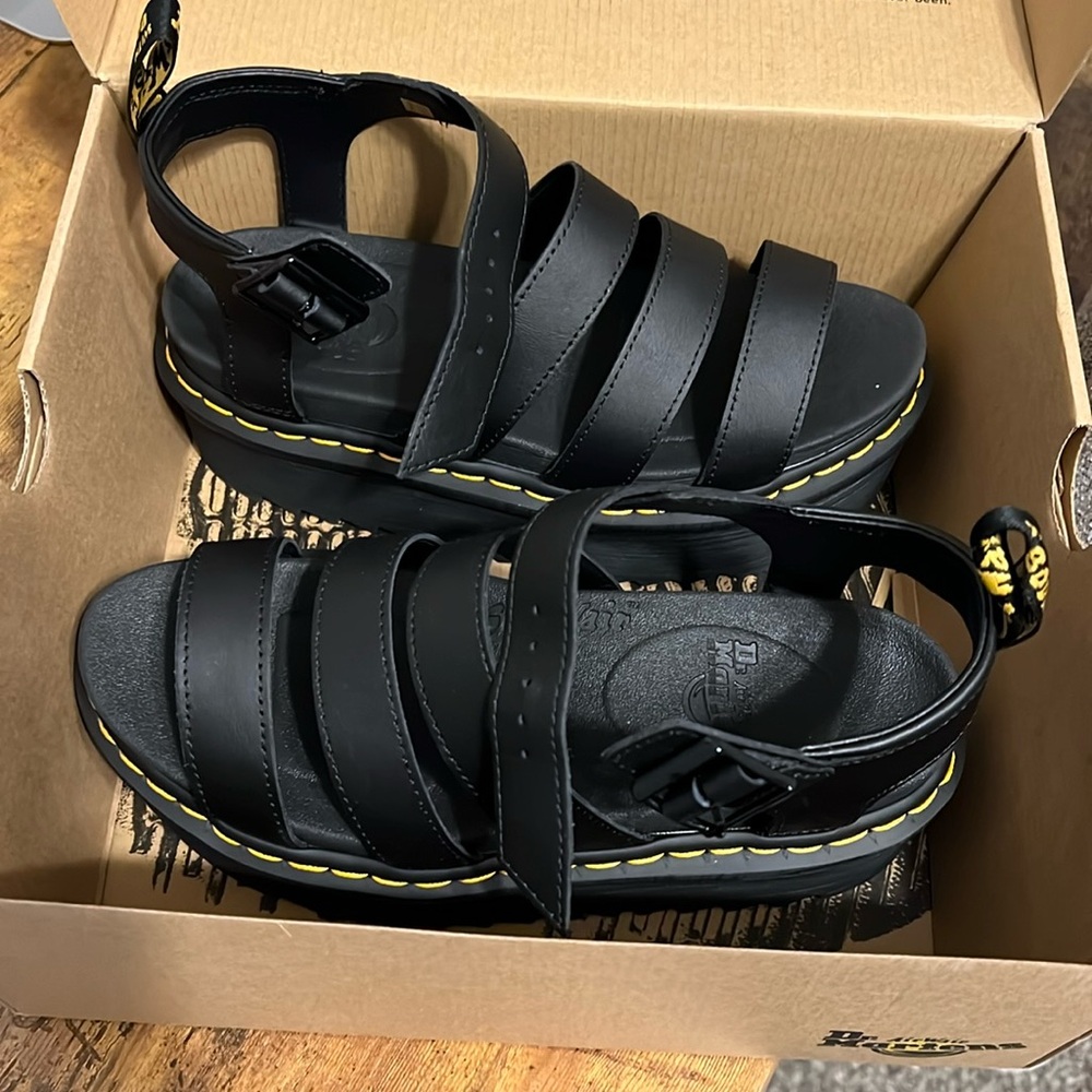 Barely worn Size 8 Blair’s Quad platform black Dr. Martens - Picture 2 of 4